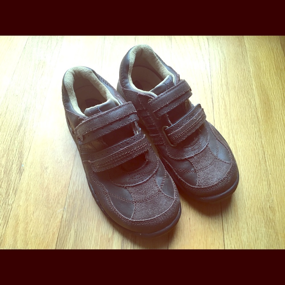 Brown leather sneakers